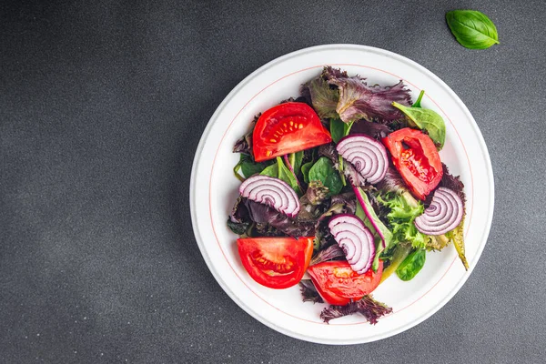 Salada Tomate Cebola Alface Refeição Fresca Prato Vegetal Comida Lanche — Fotografia de Stock