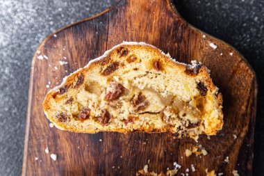 Çalınmış noel pastası tatlı pastalar kurutulmuş meyveler, badem ezmesi, lezzetli çerezler sağlıklı yemek atıştırmalığı diyeti masa başı yiyecek arka plan kırsal manzarası