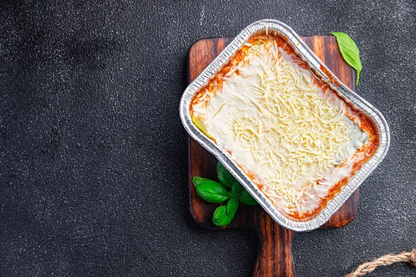 Lasagna Disposable Aluminum Container Delicious Snack Healthy Meal Food Snack — Stock Photo, Image