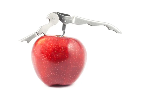 Şarap openner ile kırmızı elma — Stok fotoğraf