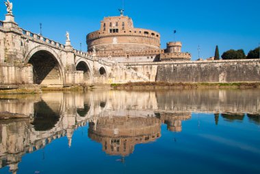 Castel sant'angelo, rome, İtalya ve su yansıması