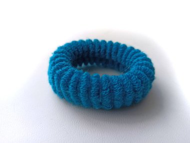 Saç bandı beyaz arkaplanda izole