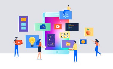 Sosyal medya uygulama simgeleriyle çalışan insanlar