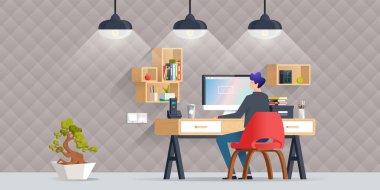 İşyeri işyeri çalışanı bilgisayar üzerinde çalışıyor