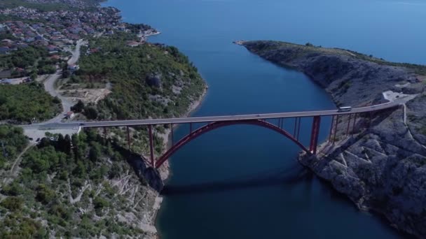 Let Přes Krásný Červený Klenutý Most Blízkosti Města Zadar Chorvatsko — Stock video