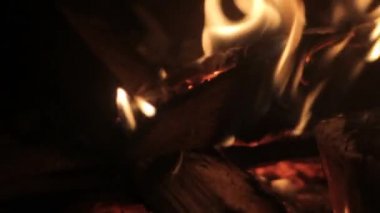 alevler yanan ateşi