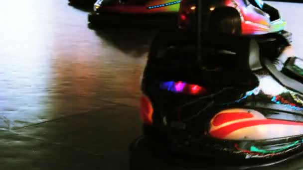 Бампер автомобілі Луна парк — стокове відео