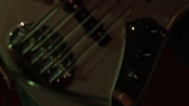 Kaya bas gitar