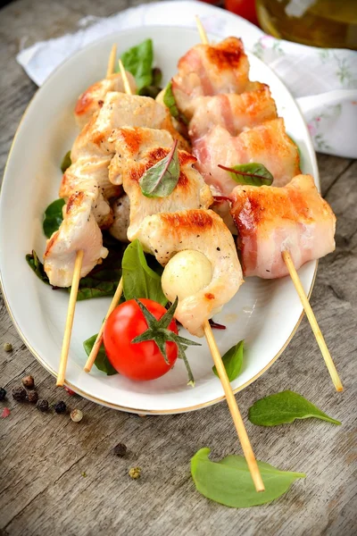 Chicken skewers — Stock Photo, Image