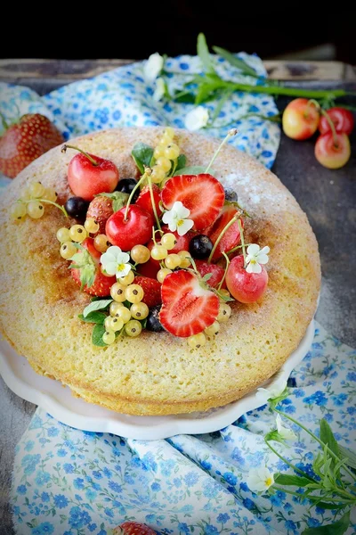 Bolo de frutas — Fotografia de Stock