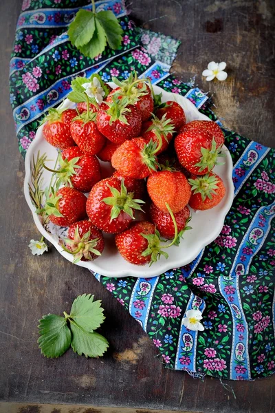 Strawberry in a Bowl — Stock Photo, Image