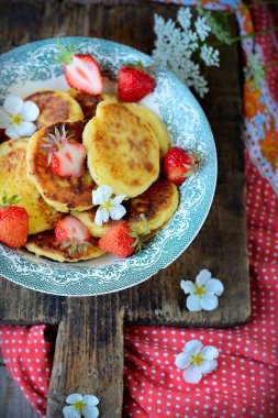 Kahvaltıda ev yapımı cheesecakes