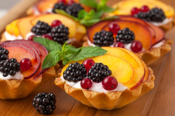 Tarts with froots — Stock Photo, Image