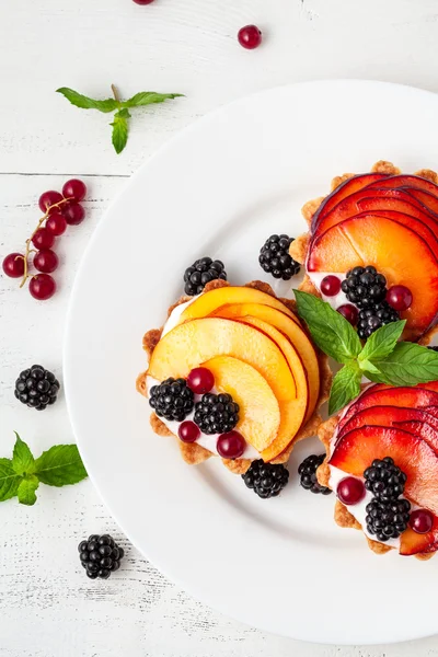 Tarts with froots — Stock Photo, Image