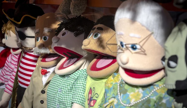 Puppet master bebek konuşmak