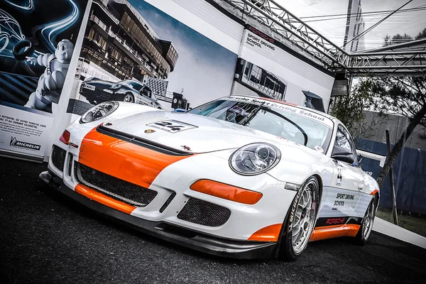 Porsche com adesivos laranja — Fotografia de Stock
