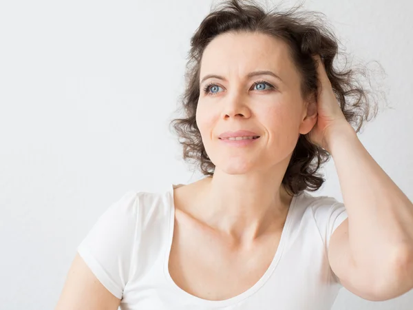 Brown-haired woman thinking about something — Stock Photo, Image