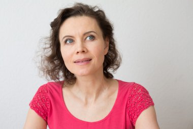 romantik kadın hakkında düşünme