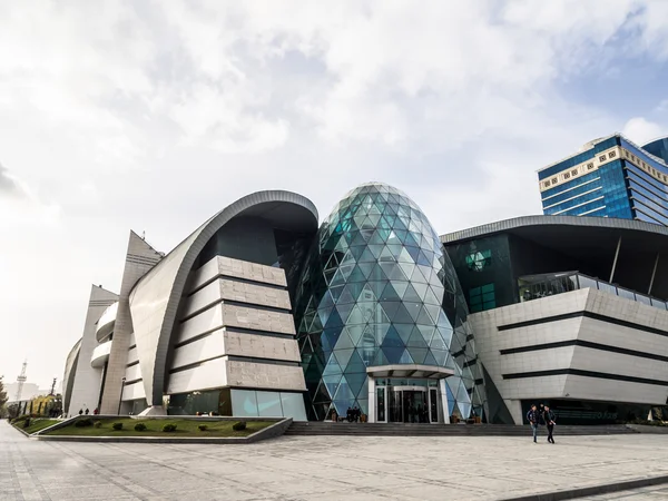 Centro comercial Park Bulvar en Bakú, la capital de Azerbaiyán —  Fotos de Stock