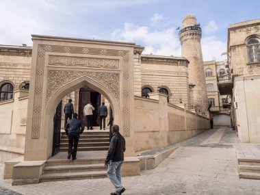 Bakü, Azerbaycan - 22 Kasım: cuma Camii icheri Sarayı (eski şehir), Bakı, Azərbaycan, üzerinde 22 Kasım 2013 yılında. Şirvanşahlar Sarayı icheri UNESCO tarafından dünya mirası 2000 yılından bu yana olduğunu..