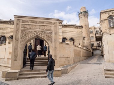 Bakü, Azerbaycan - 22 Kasım: cuma Camii icheri Sarayı (eski şehir), Bakı, Azərbaycan, üzerinde 22 Kasım 2013 yılında. Şirvanşahlar Sarayı icheri UNESCO tarafından dünya mirası 2000 yılından bu yana olduğunu..