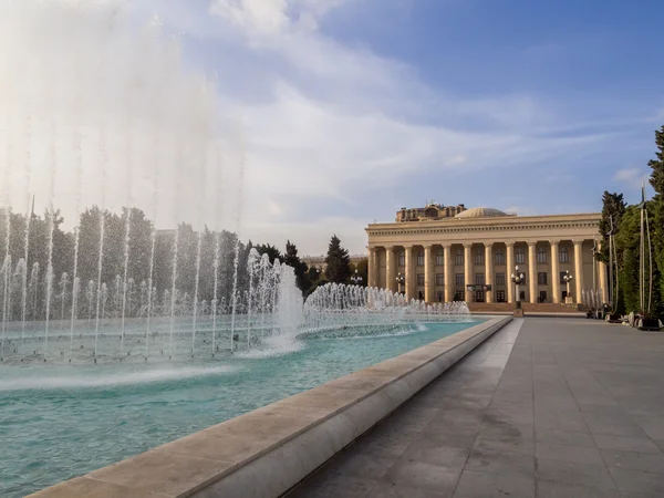 BAKU, AZERBAIJAN - NOVEMBRO 22, 2013: Baku Carpet Museum (Old Lenin Museum ) — Fotografia de Stock