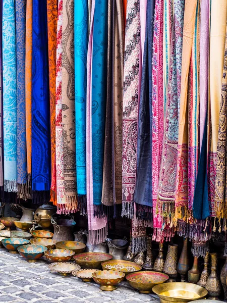 Colorful scarves in Baku, Azerbaijan — Stock Photo, Image