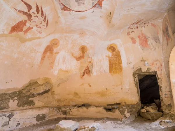 KAKHETIA, GEORGIA - NOVEMBER 07: Murals on the walls of the caves in David Gareja in Kakhetia, Georgia on November 07, 2013 — Stock Photo, Image