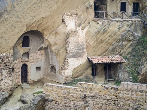 David gareja, bir kaya kesme Gürcü Ortodoks Manastırı karmaşık — Stok fotoğraf