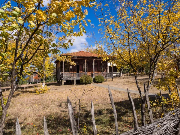 Jednym z tradycyjnych domów w Muzeum Etnograficznym w tbilisi, Gruzja — Zdjęcie stockowe