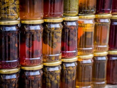 ev yapımı ağaç kozalaklar jam