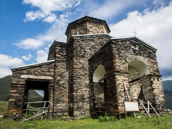 Sameba-Kirche in shenako villgae — Stockfoto