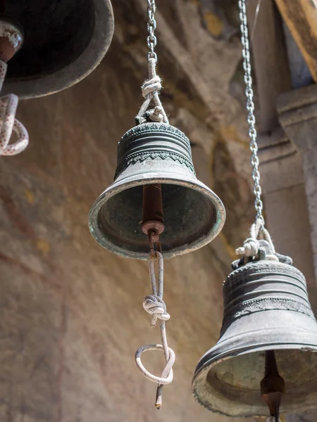 Glocken der Entschlafungskirche — Stockfoto