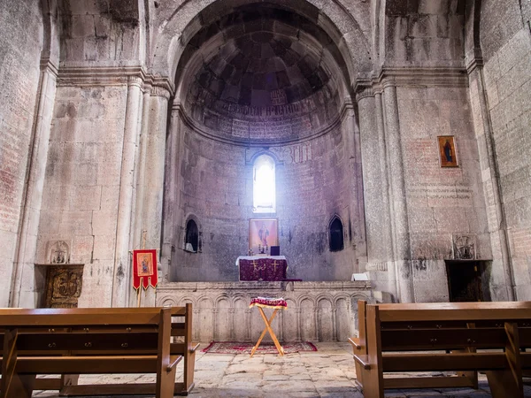 Gosch, armenien - 13. april: goshavank kloster am 13. april 2013. goshavank komplex wurde im 12.-13. jahrhundert erbaut, ist in gutem zustand geblieben, was es zu einem beliebten touristenziel macht — Stockfoto