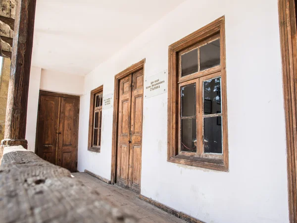 GORI, GEORGIA - 24 de março de 2014: Casa de Estaline em frente ao museu de Estaline, onde nasceu Gori, Geórgia — Fotografia de Stock