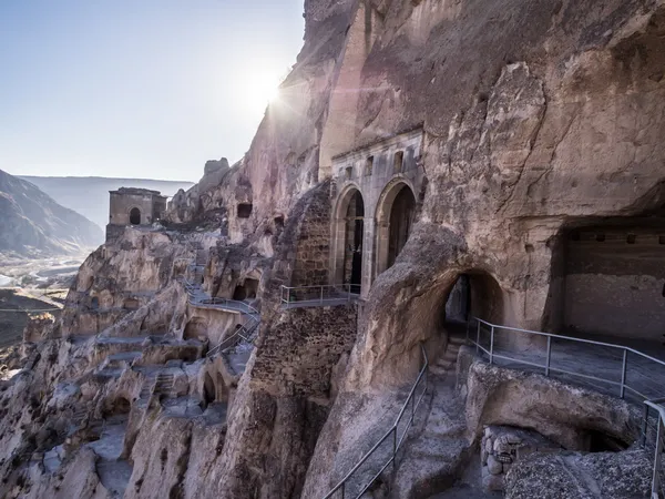 在乔治亚州 vardzia 洞穴市修道院 — 图库照片