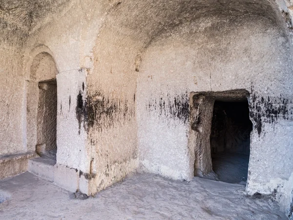 Cueva de Vardzia ciudad-monasterio en Georgia — Foto de Stock