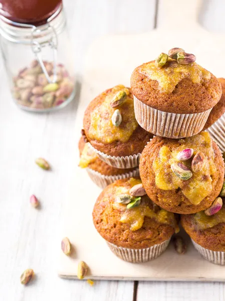 Whole grain carrot muffins — Stock Photo, Image