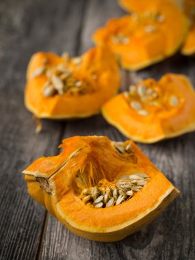 çiğ kabak ahşap tablo