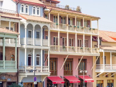 Tiflis, Gürcistan - 01 Mart 2014: Tiflis, Gürcistan, tarihi kentin mimari sülfür banyoları kapatın. Tiflis eski şehir ülkenin önemli bir turistik 's.