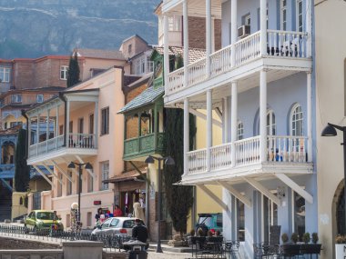 Tiflis, Gürcistan - 01 Mart 2014: Tiflis, Gürcistan, tarihi kentin mimari sülfür banyoları kapatın. Tiflis eski şehir ülkenin önemli bir turistik 's