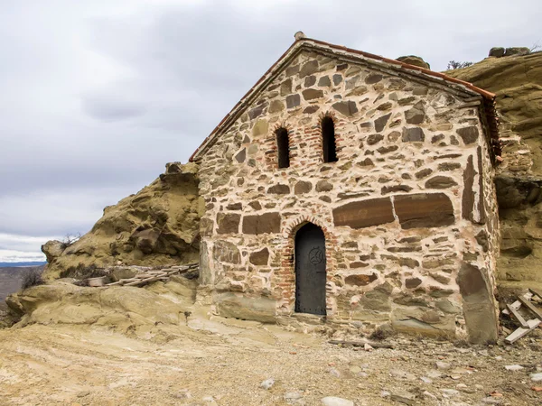 David Gareja - un monasterio ortodoxo georgiano tallado en roca — Foto de Stock