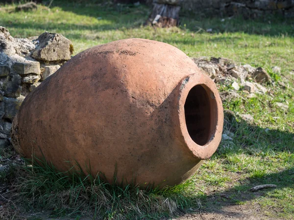 Oude kvevri — Stockfoto