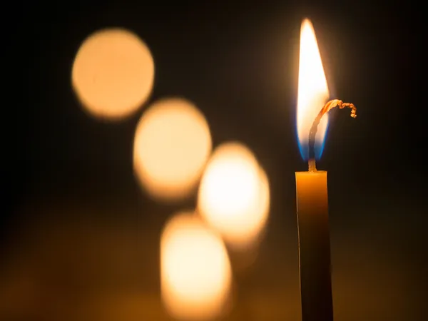 Orthodox beeswax candles in Svetitskhoveli Cathedral — Stock Photo, Image