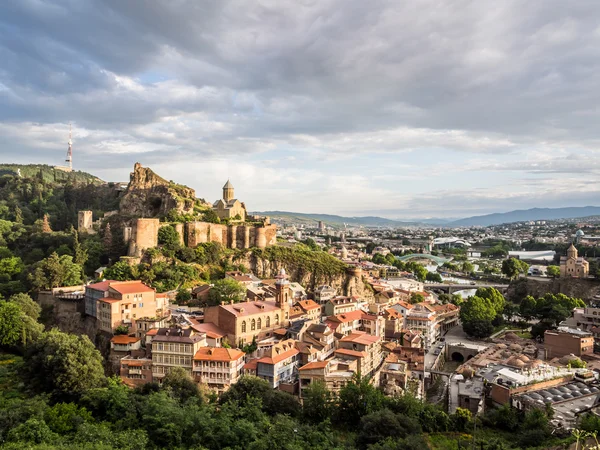 Forteresse de Narikala et la vieille ville de Tbilissi — Photo