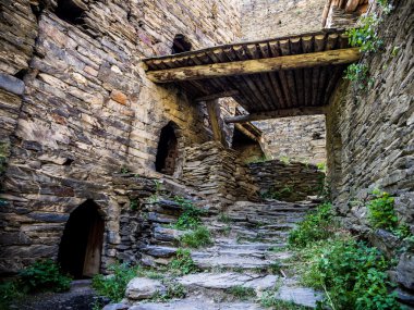 Tiflis, Gürcistan'ın eski şehir abanotubani geri yüklenen alan ahşap patika.