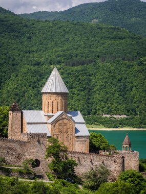 ananuri Kalesi zhinvali rezervuar yanında karmaşık