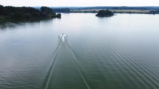 Estate Volo Liscio Drone Sul Lago Cui Passa Giroscopico Serbatoio — Video Stock