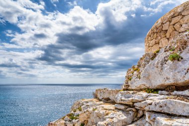 Mallorca Kayalıklarından Deniz Manzarası Yaz Tatili