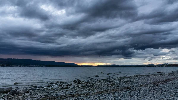 Sturm Zieht Mit Mächtigen Wolken Himmel Über Den Bodensee — Stockfoto